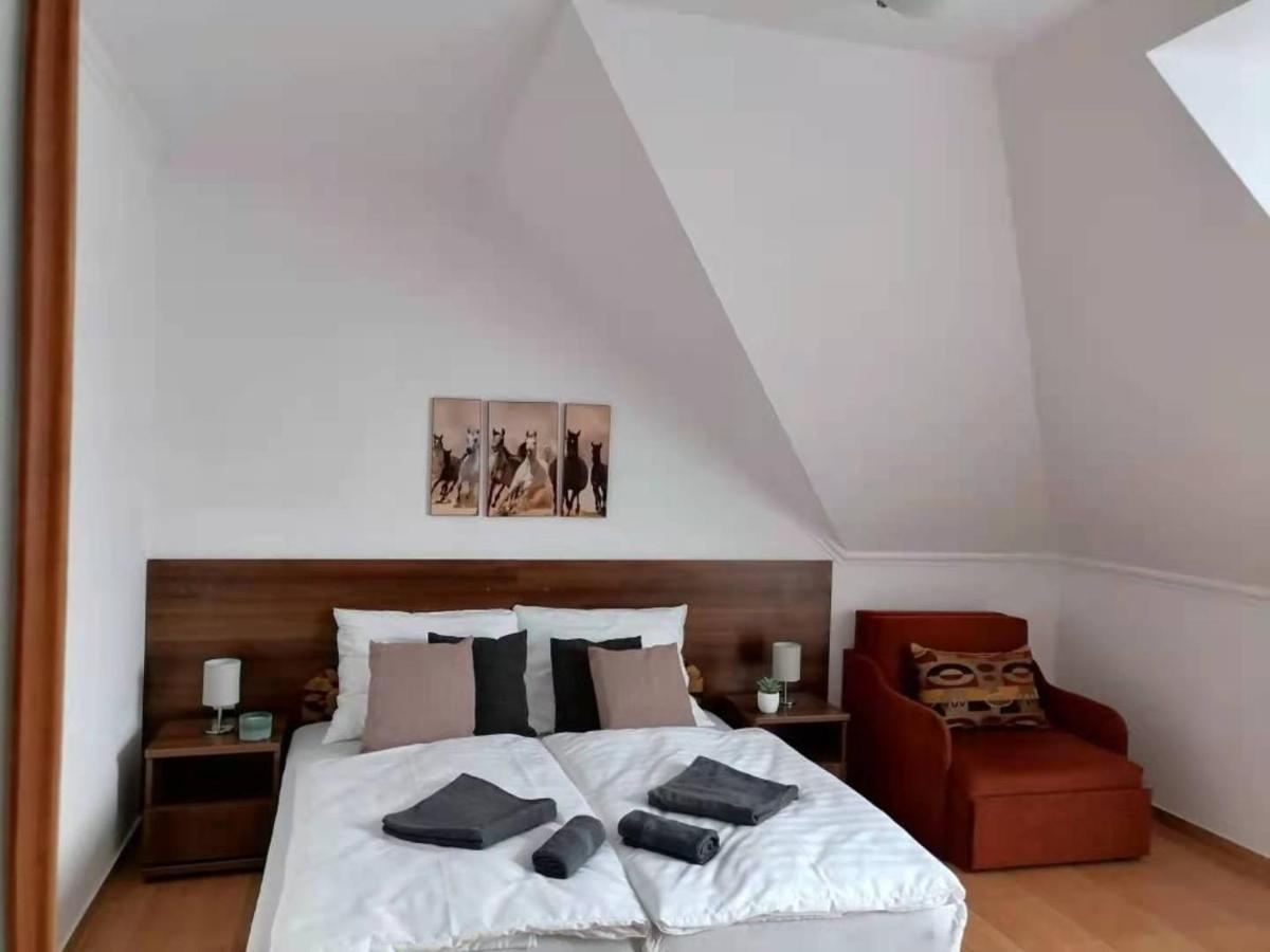 Aqua Oazis Apartman ハイデゥソボスロー エクステリア 写真