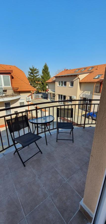 Aqua Oazis Apartman ハイデゥソボスロー エクステリア 写真
